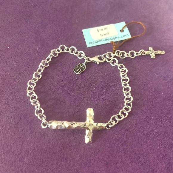Faithful Cross Bracelet - Picture 3 of 4